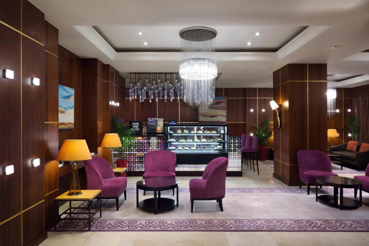 Crowne Plaza Al Khobar By Ihg Ξενοδοχείο Εξωτερικό φωτογραφία The lobby