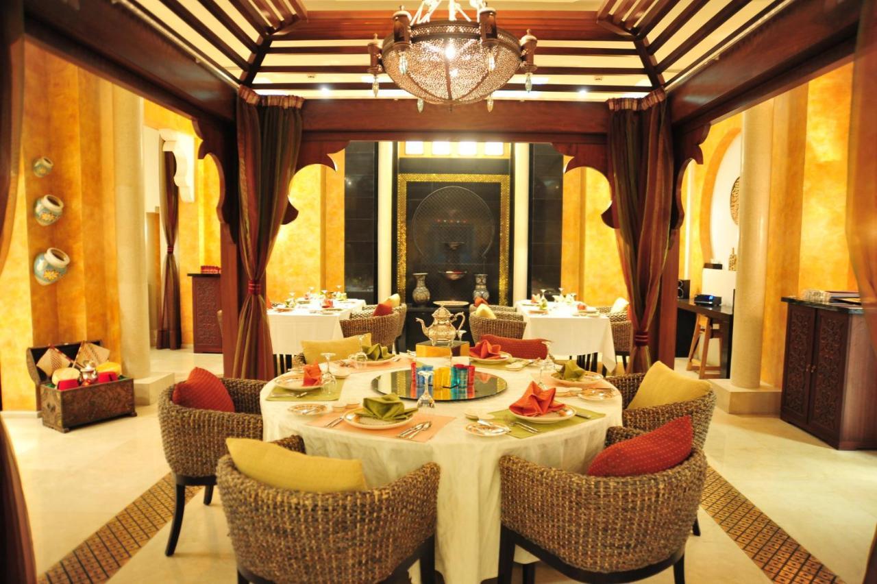 Crowne Plaza Al Khobar By Ihg Ξενοδοχείο Εξωτερικό φωτογραφία A restaurant in the Taj Mahal Palace, Mumbai