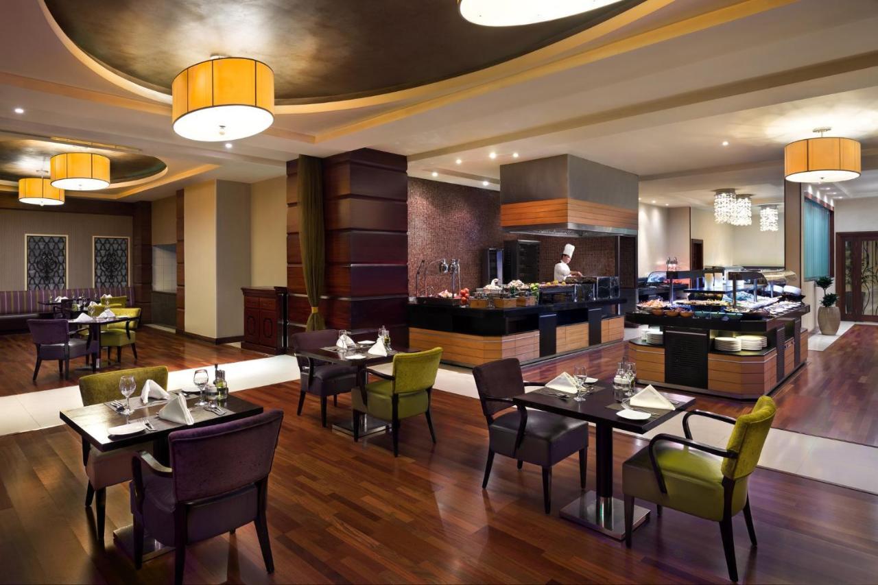 Crowne Plaza Al Khobar By Ihg Ξενοδοχείο Εξωτερικό φωτογραφία The restaurant